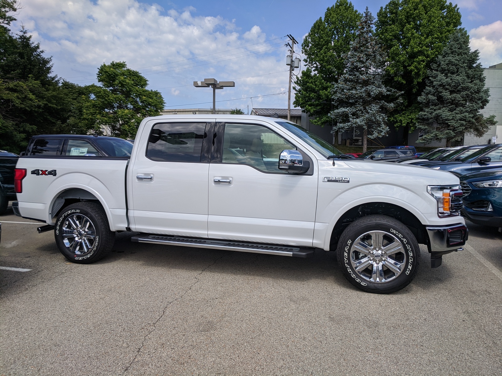 New 2020 Ford F-150 LARIAT Crew Cab Pickup in Star White Metallic Tri